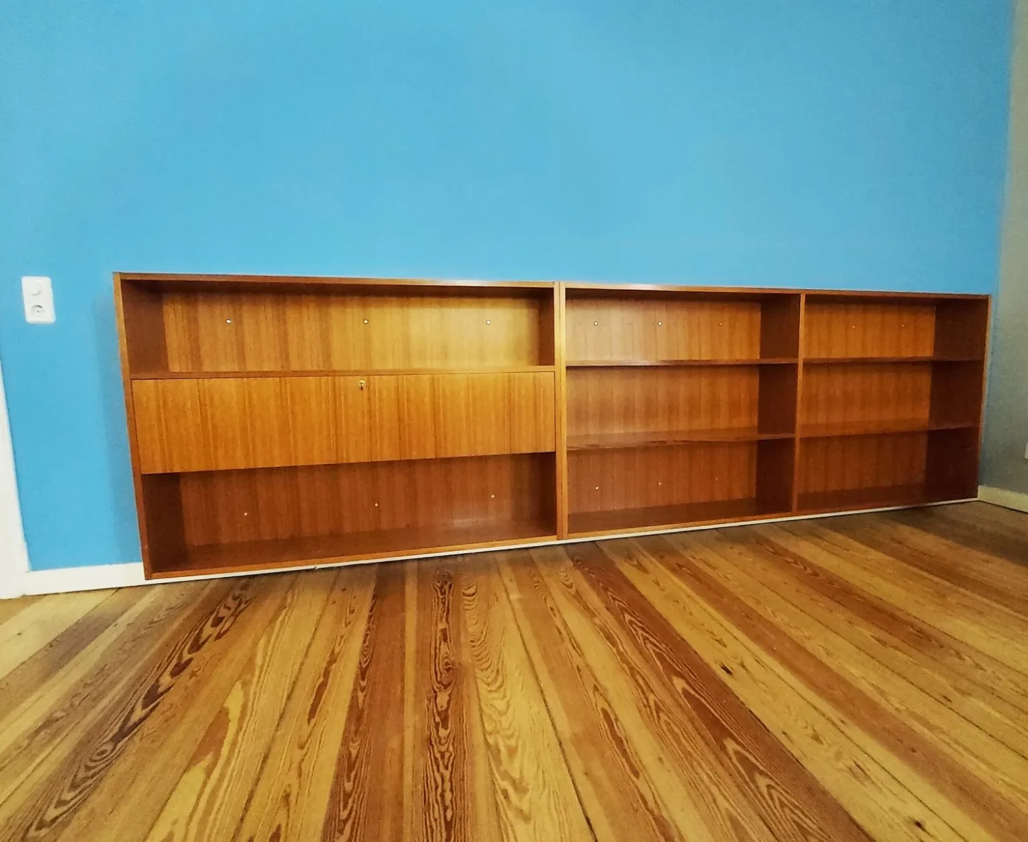 18.2-1536x1258 Sideboard wandanbringung